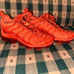 Nike Manta Orange Vapormax Plus
